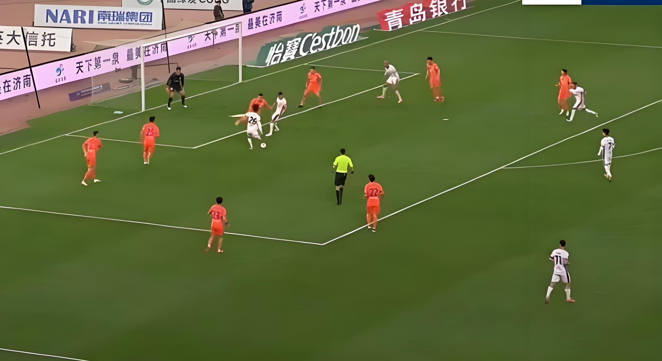 包含转会期社区盾焦点战,山东泰山迎来里程碑,赛场秩序良好,阵容厚度经受考验的词条 包含转会期社区盾焦点战,山东泰山迎来里程碑,赛场秩序良好,阵容厚度经受考验的词条