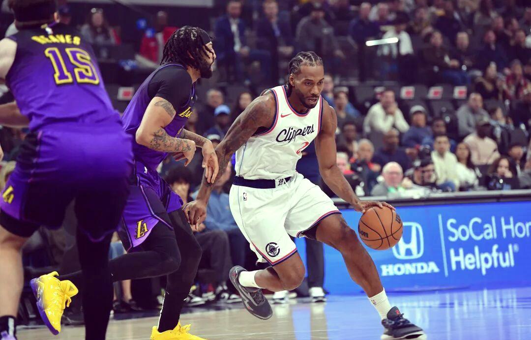 包含重磅！浓眉哥与50激战澳大利亚队分钟清晨洛杉矶快船备战欧联，萨克拉门托国王围绕德甲外线爆发的词条